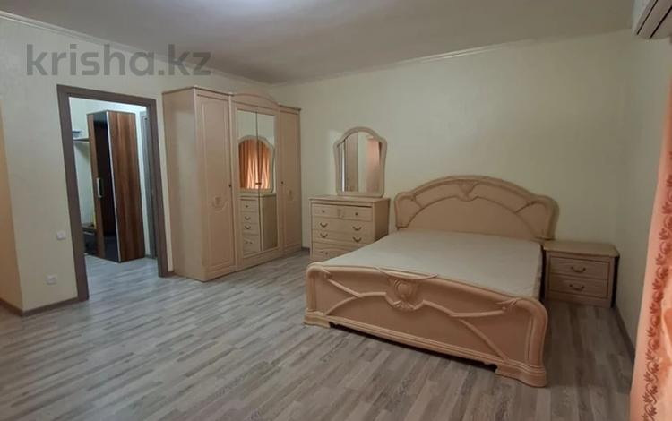 1-комнатная квартира · 50 м² · 1/5 этаж, 15-й мкр 50 за 120 000 ₸ в Актау — фото 12
