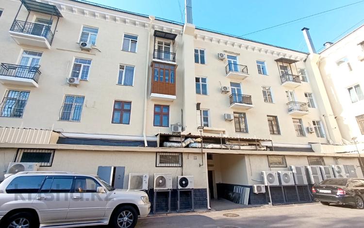 3-бөлмелі пәтер · 73.7 м² · 2/4 қабат, Кабанбай батыра 120 — Желтоксан, бағасы: 73 млн ₸ в Алматы, Алмалинский р-н — фото 11