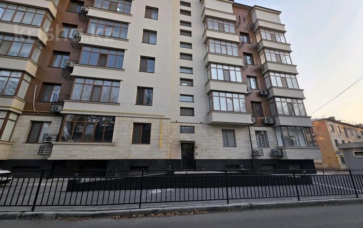 2-бөлмелі пәтер · 74 м² · 3/6 қабат, 8-й микрорайон, Айбергенова 2 — ПЛ. АЛЬ ФАРАБИ. { ПЛОЩАДЬ , ЗОЛОТОЙ КВАДРАТ}, бағасы: 38 млн ₸ в Шымкенте, Туран р-н — фото 2