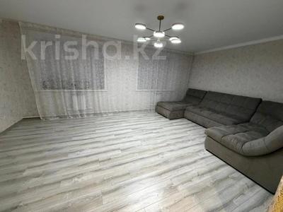 2-бөлмелі пәтер · 63.8 м² · 4/5 қабат, Строителей 40, бағасы: ~ 16.4 млн ₸ в Аксу