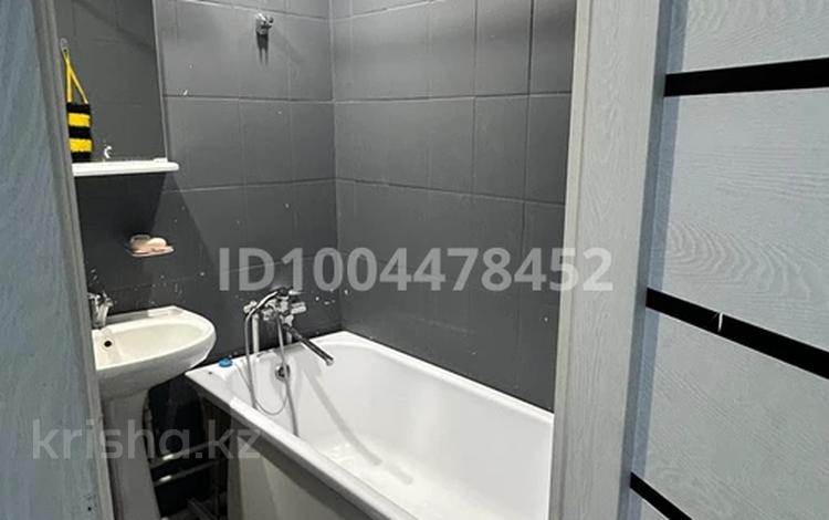 2-комнатная квартира · 54 м² · 2/9 этаж, Майкудук, 15й микрорайон 37 — Возле парка за 16 млн ₸ в Караганде, Алихана Бокейханова р-н — фото 2