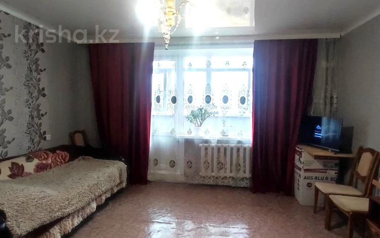 2-комнатная квартира · 52 м² · 4/5 этаж, 4 микрорайон за 11.2 млн ₸ в Абай — фото 2