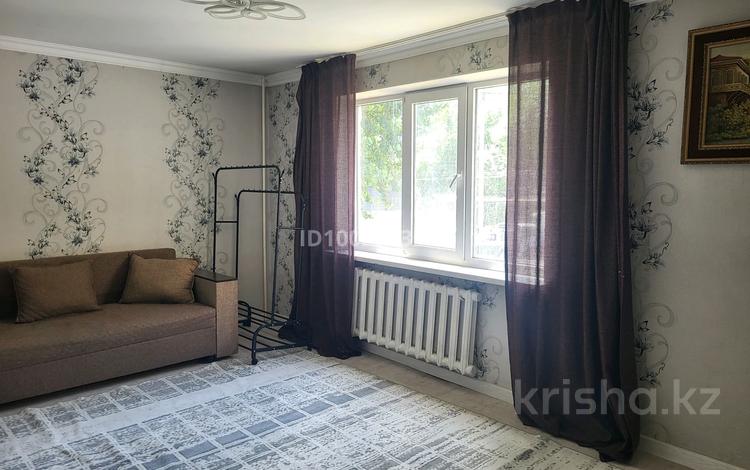 1-комнатная квартира · 42 м² · 2/5 этаж, мкр №5 — Абая Правда за 220 000 ₸ в Алматы, Ауэзовский р-н — фото 2