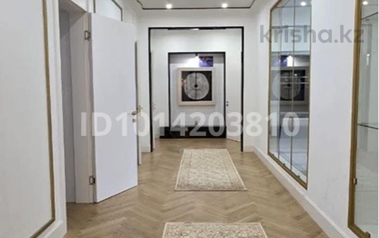 4-комнатная квартира · 235 м² · 5/7 этаж, Мәңгілік Ел 29 за 1.3 млн ₸ в Астане, Есильский р-н — фото 2