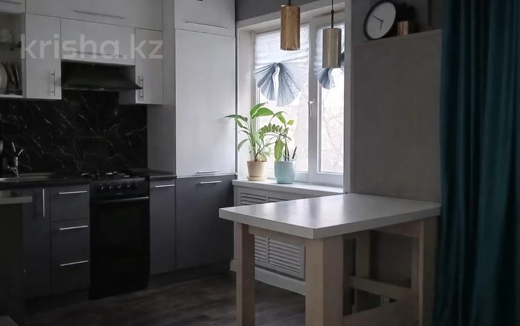 2-бөлмелі пәтер · 45 м² · 2/5 қабат, Назарбаева 46/2, бағасы: 18 млн ₸ в Усть-Каменогорске — фото 7