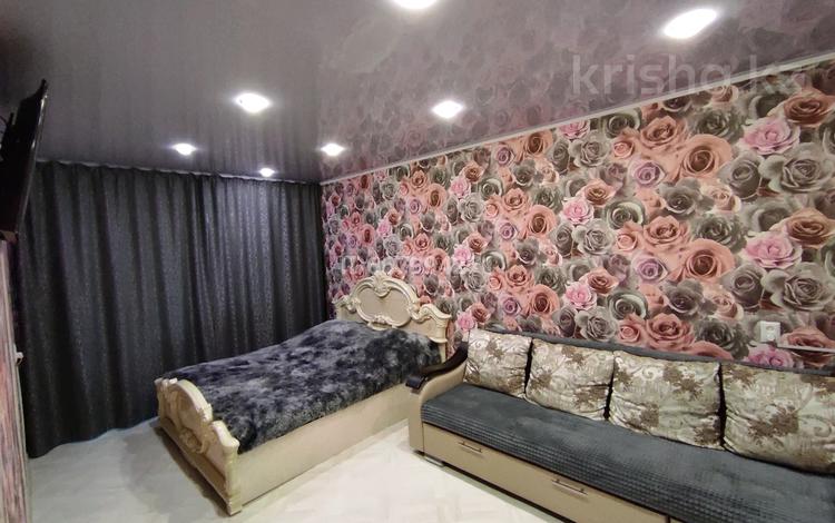 1-комнатная квартира, 35 м², 3 этаж посуточно, Комсомольский проспект за 10 000 〒 в Рудном — фото 2