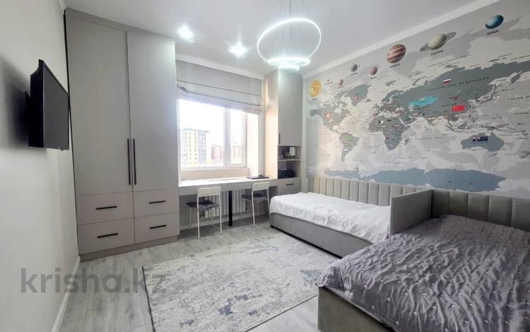 3-комнатная квартира · 76.7 м² · 4/5 этаж, мкр Юго-Восток, Букетова за 43.5 млн ₸ в Караганде, Казыбек би р-н — фото 2