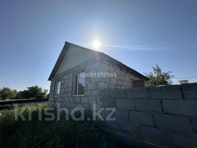 Продажа домов и дачи в Абай обл.: Отдельный дом · 4 комнаты · 70 м² · 8 сот., Восточный правый берег 6456 за 8 млн 〒 Отдельный дом · 4 комнаты · 70 м² · 8 сот., Восточный правый берег 6456 за 8 млн 〒 в Семее