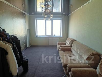 3-комнатная квартира · 65.3 м² · 8/9 этаж, 8 мик-он — Маг. Принцип за 15 млн 〒 в Темиртау