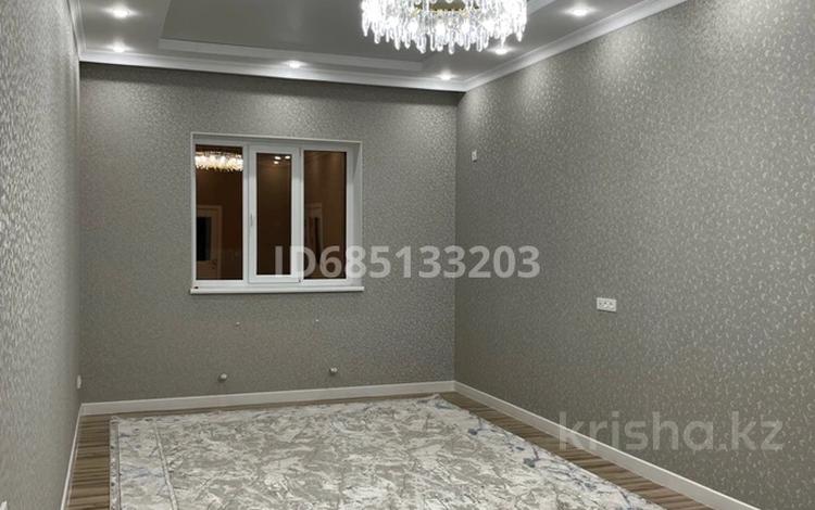 Отдельный дом • 8 комнат • 190 м² • 10 сот., Мукана Тулебаева за 37 млн 〒 в Алмалы — фото 2