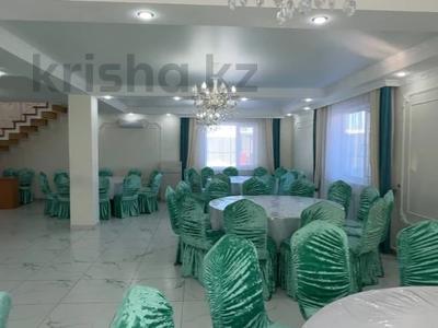 Отдельный дом · 15 комнат · 344 м² · 10 сот., Валиханова — Автоцон за 67 млн 〒 в Кокшетау