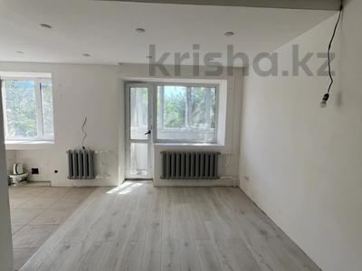 3-комнатная квартира · 64 м² · 2/5 этаж, мкр Юго-Восток, Язева 11 — КарГУ, Новая Мечеть за 22.9 млн ₸ в Караганде, Казыбек би р-н