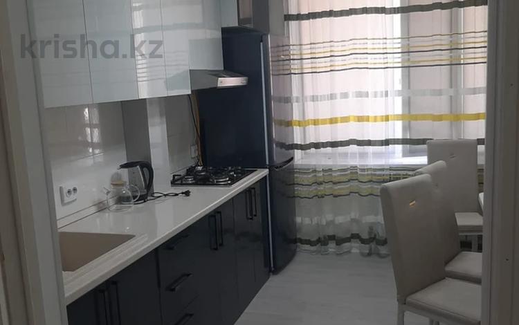 2-бөлмелі пәтер · 67 м², 11-я улица 5/1, бағасы: 150 000 ₸ в Туркестане — фото 2
