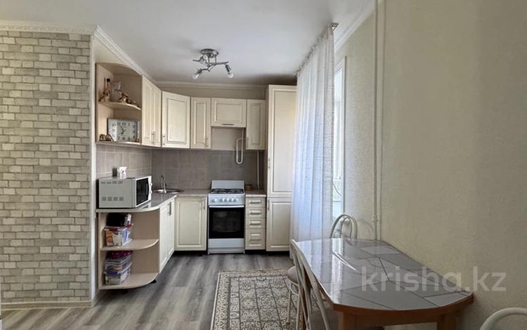 2-комнатная квартира · 40.7 м² · 3/5 этаж, Букетова 10 — Жумабаева за 18.3 млн 〒 в Петропавловске — фото 2