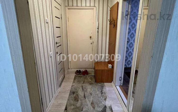 1-комнатная квартира · 38 м² · 1/5 этаж, Момышулы 6 — Ауезова Момышулы за 80 000 ₸ в Аксу — фото 2
