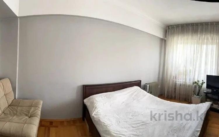 2-бөлмелі пәтер · 70 м² · 4/9 қабат, Гоголя 75 — Каныша Сатпаева, бағасы: 49 млн ₸ в Алматы, Медеуский р-н — фото 2