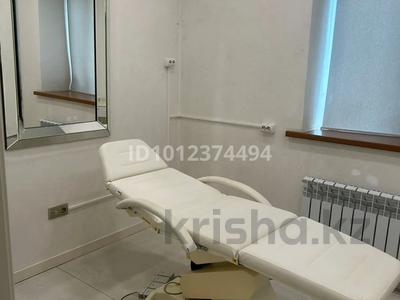 Салоны красоты, кабинеты и рабочие места, студии · 12 м² за 250 000 ₸ в Алматы, Бостандыкский р-н