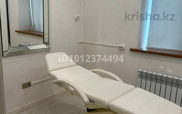 Салоны красоты, кабинеты и рабочие места, студии · 12 м² за 250 000 ₸ в Алматы, Бостандыкский р-н — фото 2