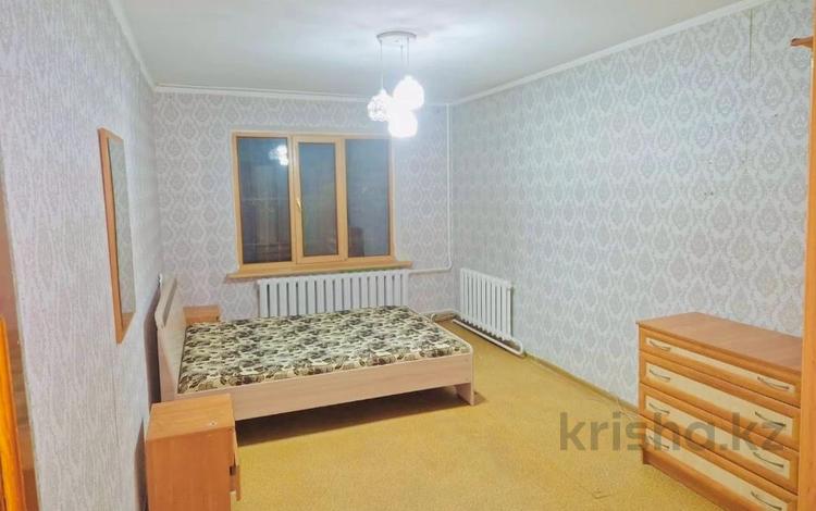 3-комнатная квартира, 70 м², 1/5 этаж, мкр Аксай-4 45 за 36.3 млн 〒 в Алматы, Ауэзовский р-н — фото 2