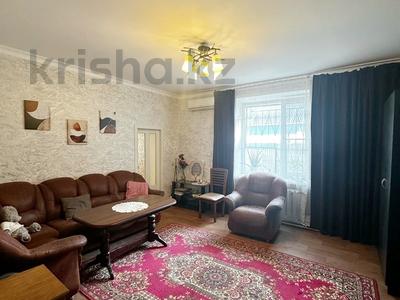 3-комнатная квартира · 60.2 м² · 1/2 этаж, Абая 183 за 14 млн 〒 в Уральске