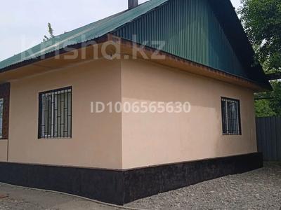 Отдельный дом · 2 комнаты · 60 м² · 10 сот., Райымбека 7А за 15 млн 〒 в 