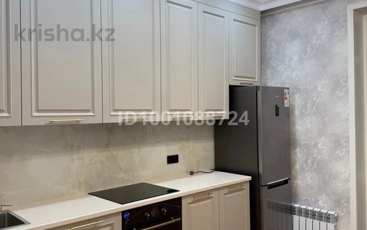 1-комнатная квартира · 50 м² · 12/17 этаж, мкр Юго-Восток, Республики 23 за 280 000 ₸ в Караганде, Казыбек би р-н — фото 2