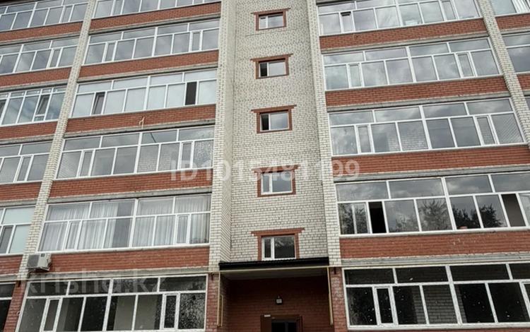 3-комнатная квартира · 96.8 м² · 2/6 этаж, Ш.Айталиева д.1/1 58 за 320 000 ₸ в Уральске — фото 2