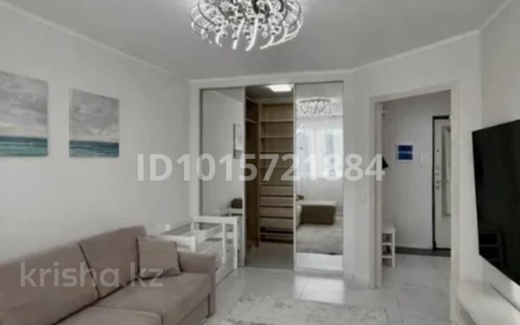 1-бөлмелі пәтер · 40 м² · 5/10 қабат, Букетова, бағасы: 13 000 ₸ в Караганде, Казыбек би р-н — фото 3