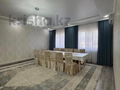 Отдельный дом · 6 комнат · 320 м² · 8 сот., мкр Аксай-2, ул 6 26 за 65 млн ₸ в Атырау