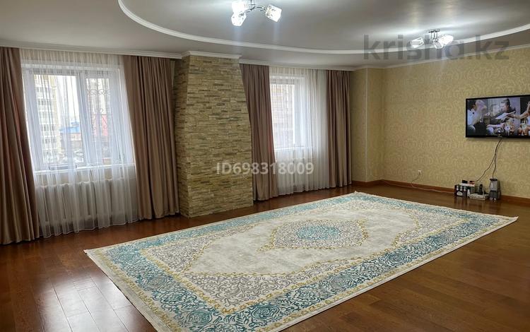 3-комнатная квартира · 130 м² · 4/12 этаж, Кошкарбаева 40/1 за 350 000 ₸ в Астане, Алматы р-н — фото 2