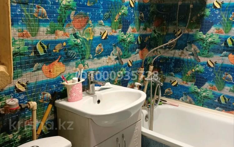 1-комнатная квартира · 30 м² · 2/5 этаж, Пришахтинск, Пришахтинск, Зелинского 24/2 за 8 млн ₸ в Караганде, Алихана Бокейханова р-н — фото 2