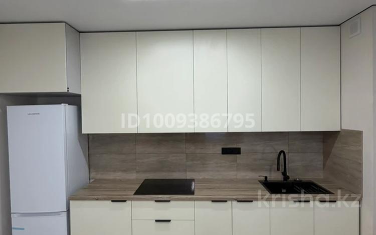 3-комнатная квартира · 60 м² · 8/10 этаж, Алтын Орда 7/1а за 270 000 ₸ в Алматы, Наурызбайский р-н — фото 2