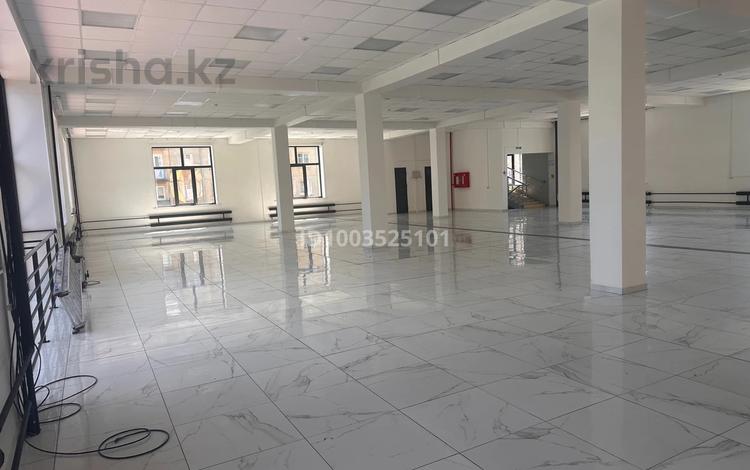 Свободное назначение, офисы, магазины и бутики, салоны красоты, кабинеты и рабочие места, студии · 500 м² за 3 млн 〒 в Усть-Каменогорске, Ульбинский — фото 2