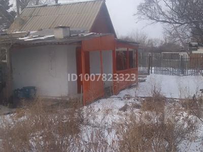 Дача · 1 комната · 21 м² · 10 сот., мкр Михайловка , Михайловка ш/а. — Дсск.ост.дача 2 за 2.5 млн 〒 в Караганде, Казыбек би р-н