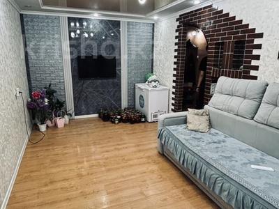 2-комнатная квартира · 46 м² · 3/5 этаж, Майкудук, 12й микрорайон 37 за 11.4 млн ₸ в Караганде, Алихана Бокейханова р-н