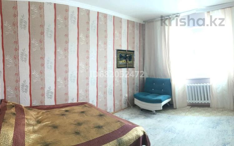 3-комнатная квартира · 81 м² · 10/10 этаж, мкр Юго-Восток, Шахтеров 70 — Напротив микрорайон Гульдер-2 за ~ 35.5 млн ₸ в Караганде, Казыбек би р-н — фото 2