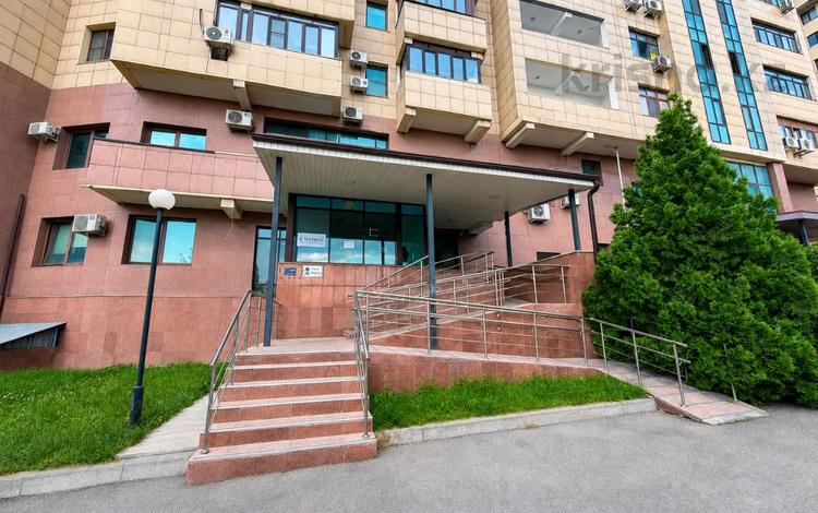Свободное назначение, офисы, магазины и бутики, склады, салоны красоты, медцентры и аптеки, образование, развлечения, конференц-залы, кабинеты и рабочие места, студии · 451 м² за ~ 3.4 млн ₸ в Алматы, Алмалинский р-н — фото 2