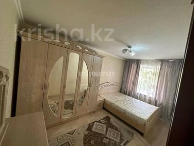 3-бөлмелі пәтер, 72 м², 3/5 қабат ай сайын, Дулатова 143, бағасы: 250 000 〒 в Семее, мкр Красный Кордон