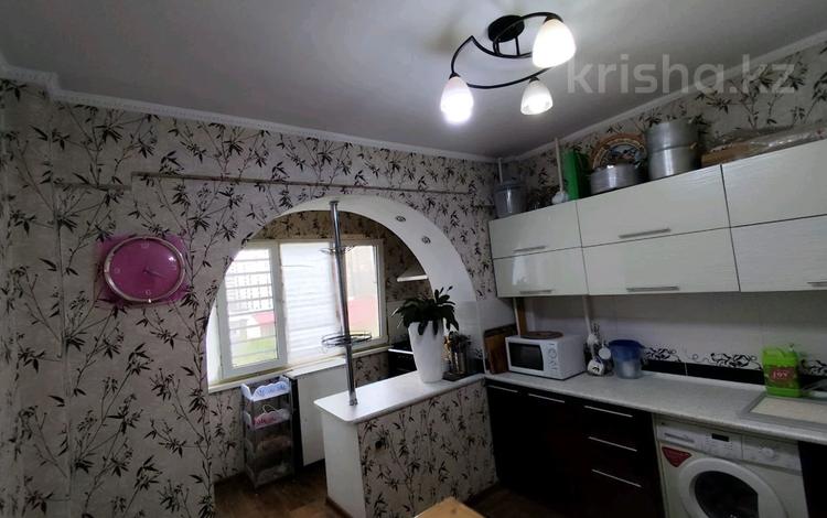 3-комнатная квартира · 70 м² · 6/9 этаж, мкр Мамыр-1 за 60 млн 〒 в Алматы, Ауэзовский р-н — фото 2