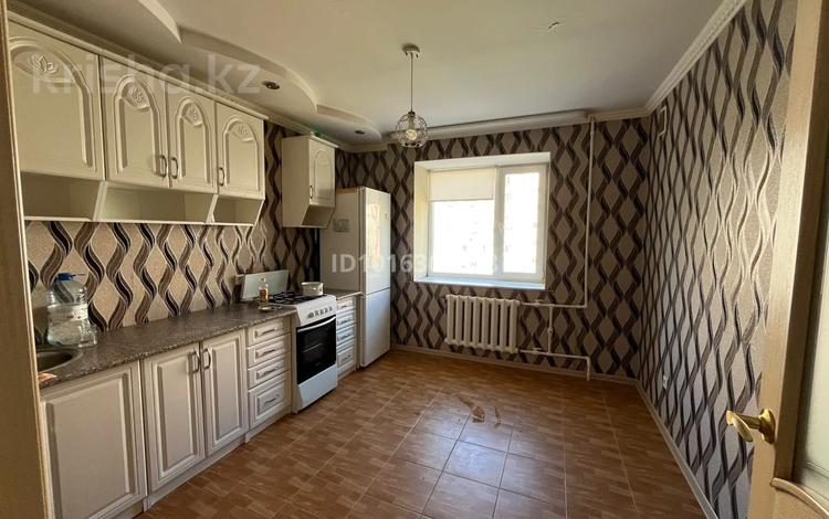 3-комнатная квартира · 80 м² · 5/6 этаж, мкр 12 65 за 200 000 ₸ в Актобе — фото 2