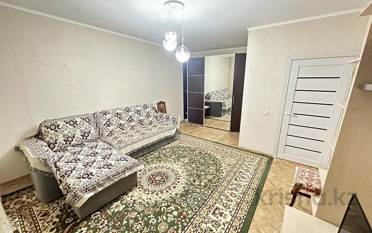 1-комнатная квартира, 40 м², 8/10 этаж помесячно, Абылайхана 51 — Гвардия