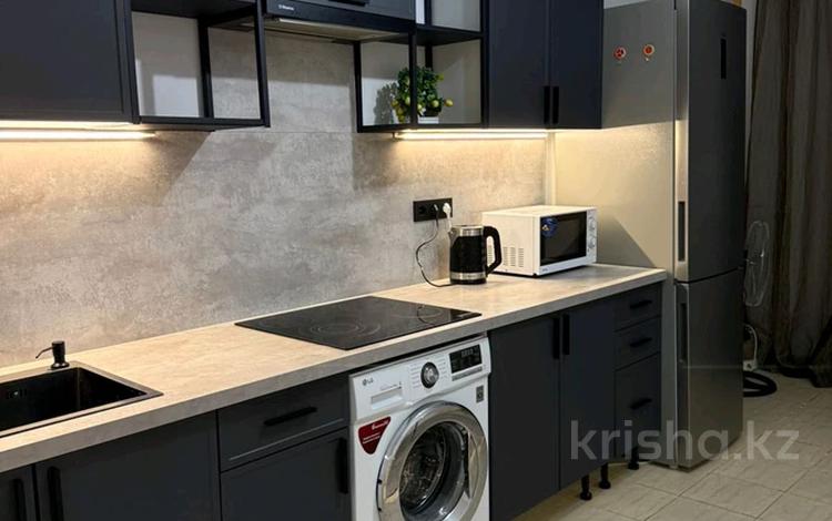 2-комнатная квартира · 65 м² · 2/9 этаж, Мкр. Шугыла 340/36 - 340/36 к11, 340/33 - 340/33 к11 за 250 000 ₸ в Алматы, Наурызбайский р-н — фото 2