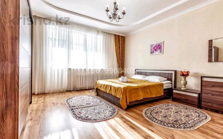 2-комнатная квартира, 60 м², 12 этаж посуточно, Сарайшык 5 за 8 000 〒 в Астане — фото 4