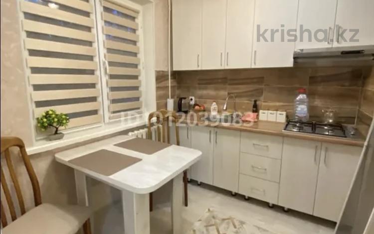 1-комнатная квартира · 30 м² · 1/5 этаж, мкр Акбулак за 100 000 ₸ в Таразе — фото 2
