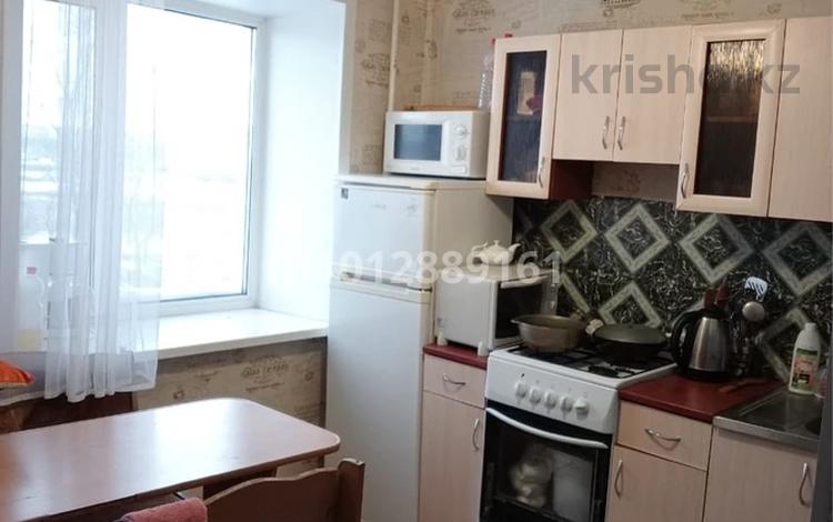 2-бөлмелі пәтер · 45 м² · 4/5 қабат, Пришахтинск, Зелинский 28/5 92, бағасы: 9 млн ₸ в Караганде, Алихана Бокейханова р-н — фото 3