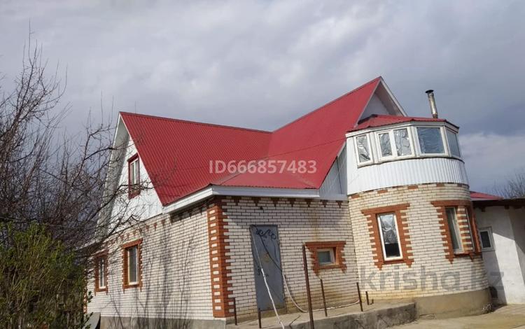 Отдельный дом · 7 комнат · 172 м² · 5.6 сот., мкр Кадыра Мырза-Али, Лазурная улица — Тәуелсіздік улица за 48 млн ₸ в Уральске — фото 2