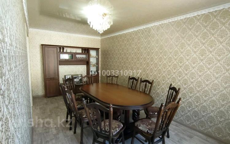 4-комнатная квартира · 83.42 м² · 2/5 этаж, 7 микрорайон 8 за 20 млн 〒 в Лисаковске — фото 2