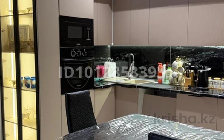 3-комнатная квартира · 76 м² · 9/10 этаж, Абая 26/1 за 35 млн ₸ в Атырау — фото 2