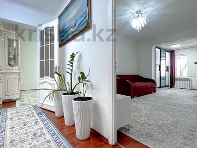 4-бөлмелі пәтер · 104 м² · 1/5 қабат, Ақсай-3А ш/а. 63, бағасы: 59 млн ₸ в Алматы, Ауэзовский р-н
