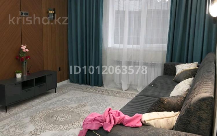 3-комнатная квартира · 61 м² · 1/10 этаж, Мкр. Айнабулак-2 85Б за 40.5 млн ₸ в Алматы, Жетысуский р-н — фото 2
